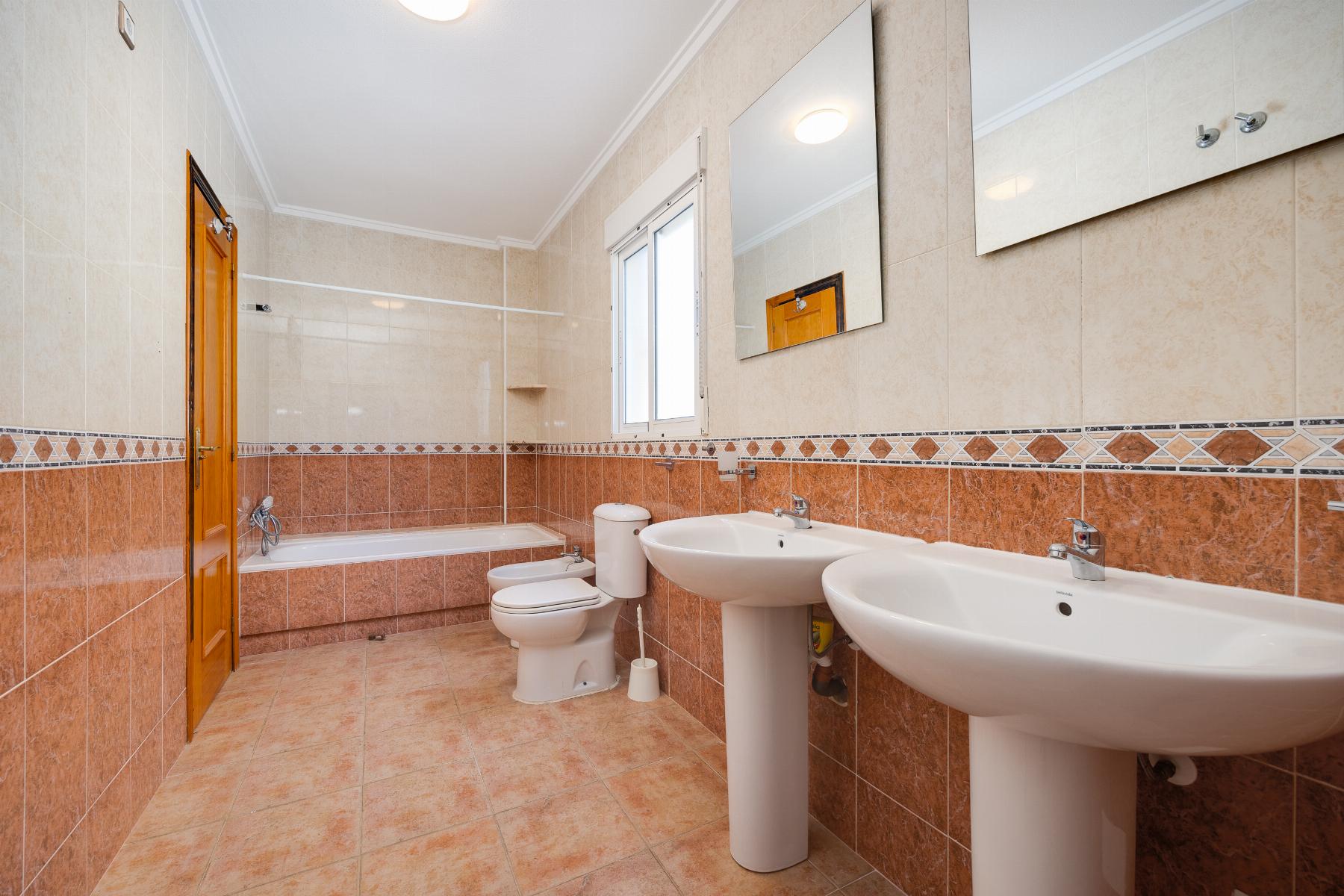 Venta de villa en San Miguel de Salinas
