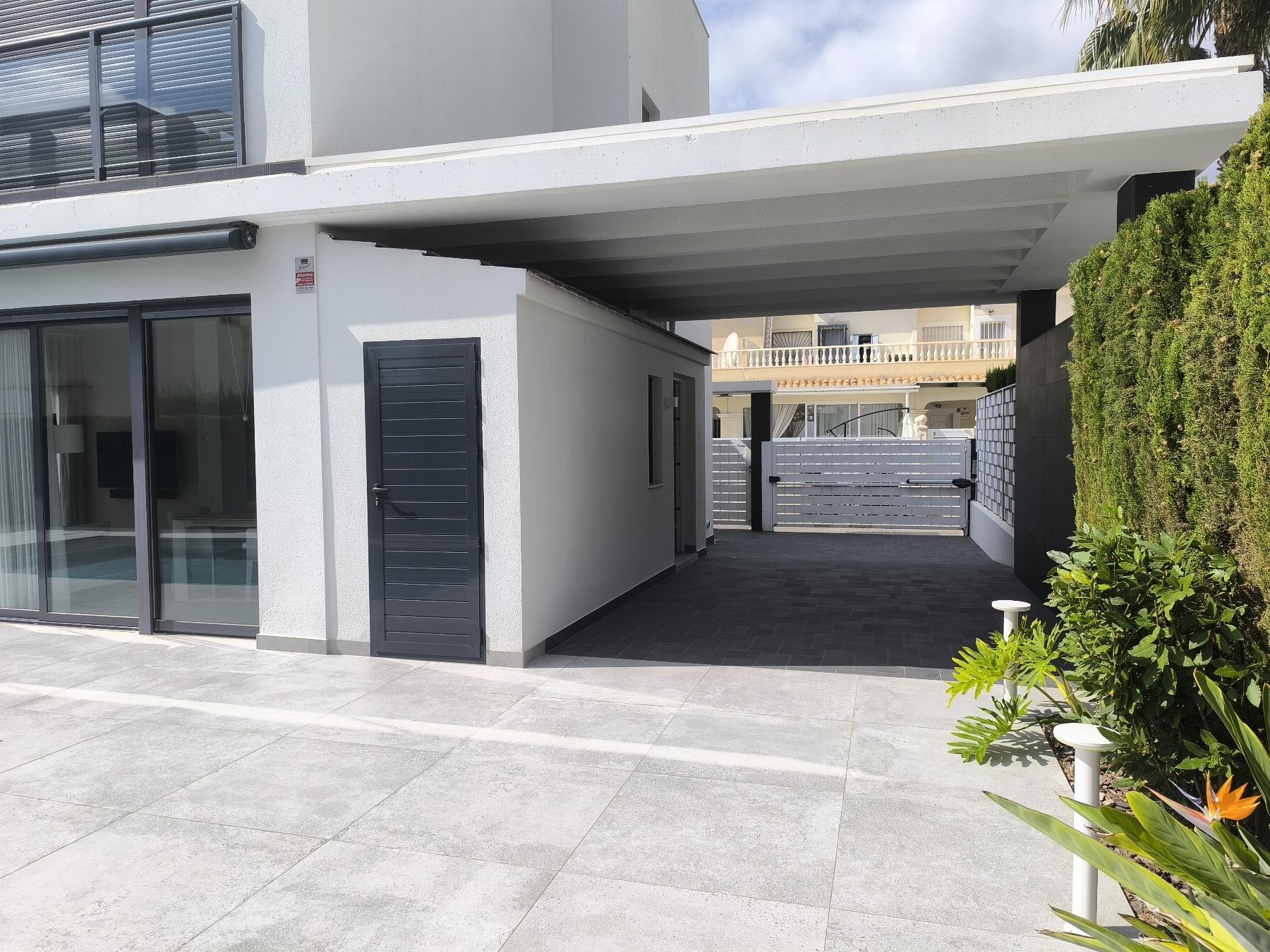Venta de villa en Orihuela Costa