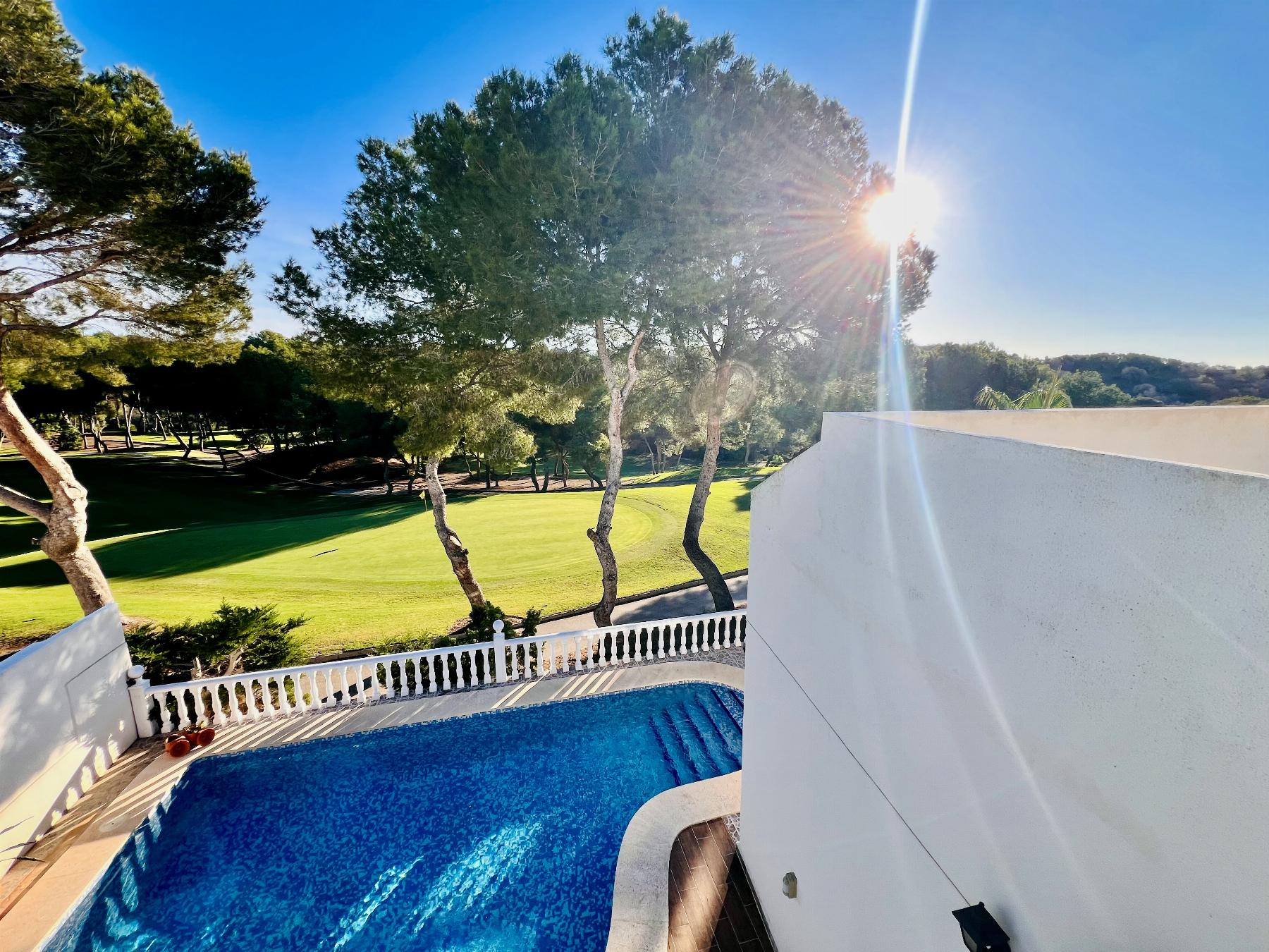 Venta de chalet en Orihuela Costa