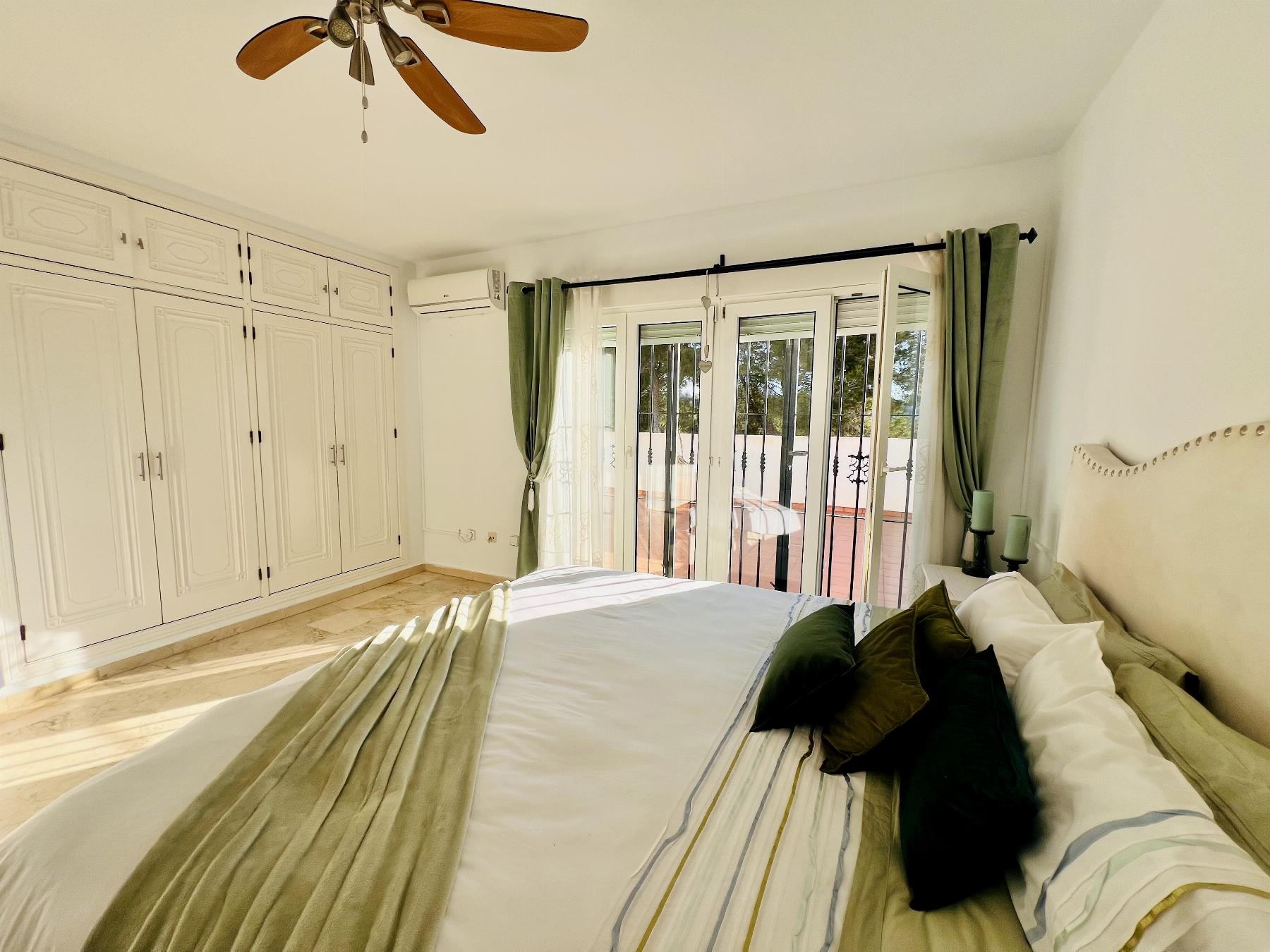 Venta de chalet en Orihuela Costa