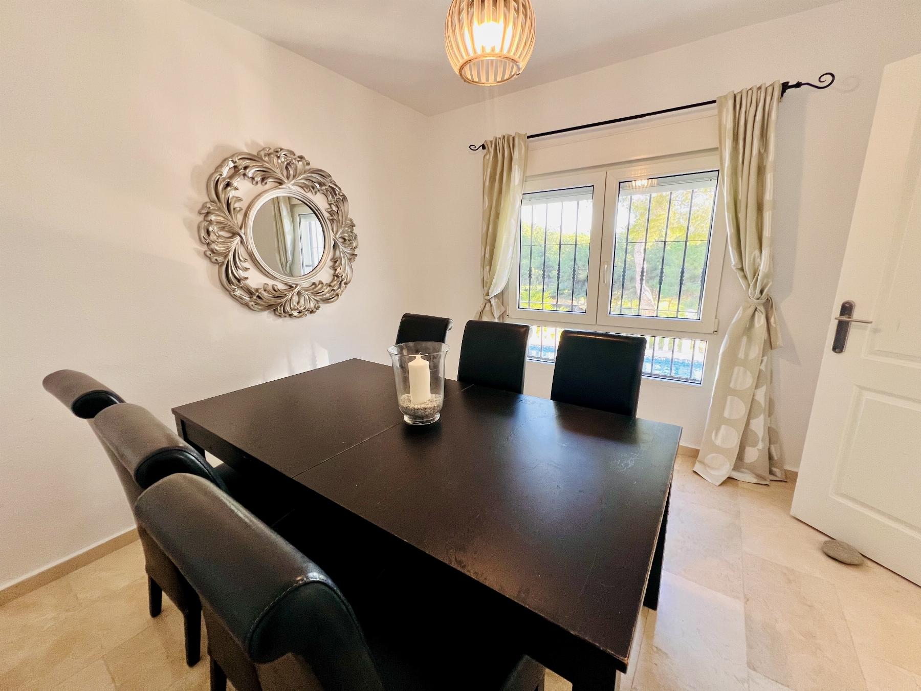 Venta de chalet en Orihuela Costa