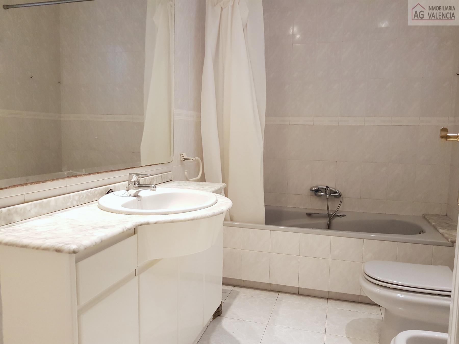 For rent of flat in Valencia