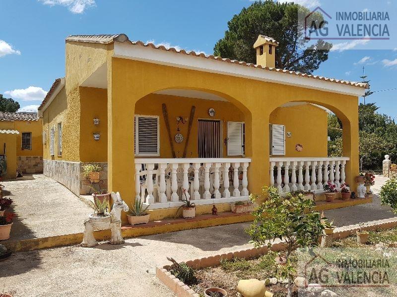 For sale of chalet in Pedralba