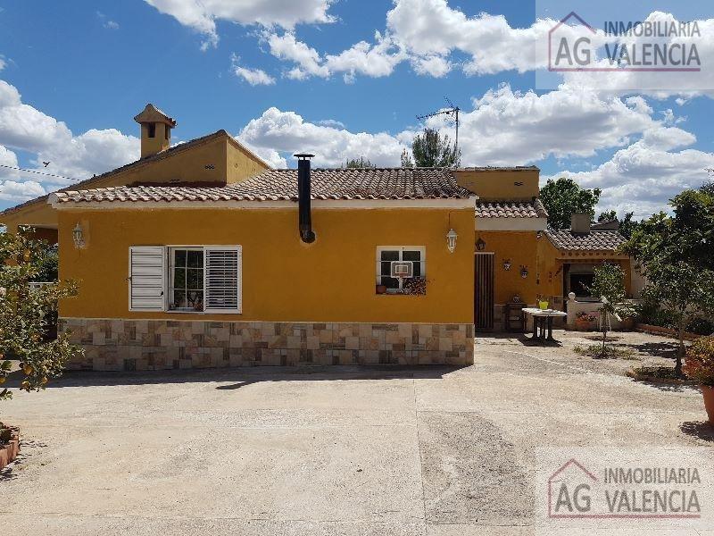For sale of chalet in Pedralba