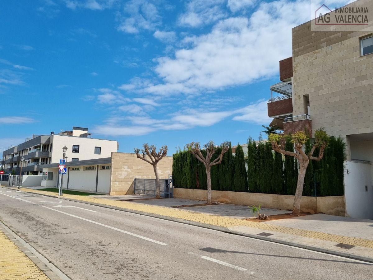 For rent of garage in Rocafort