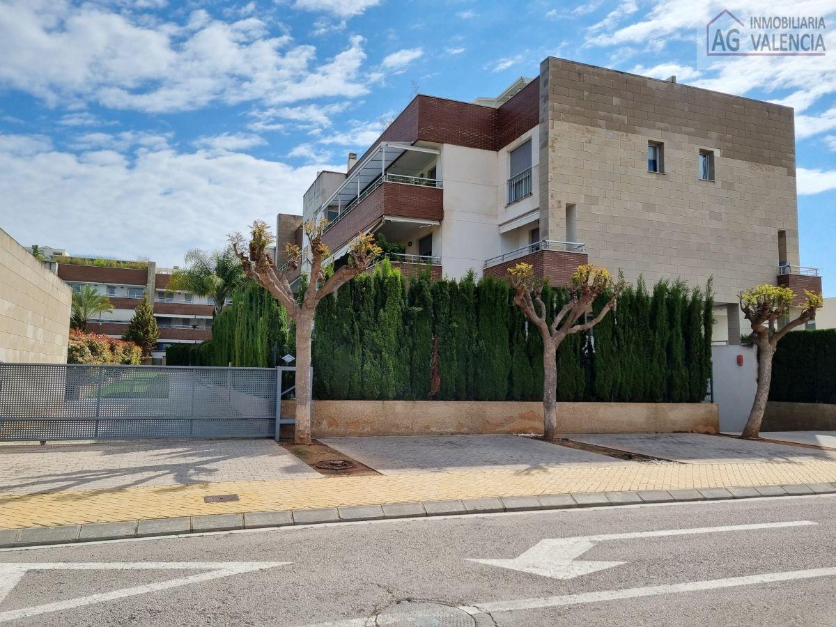 For rent of garage in Rocafort