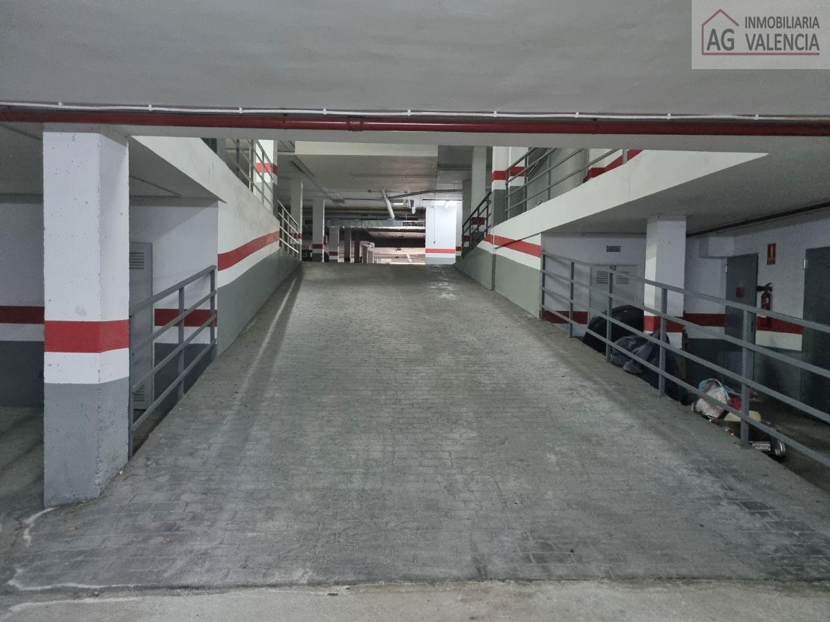 For rent of garage in Rocafort
