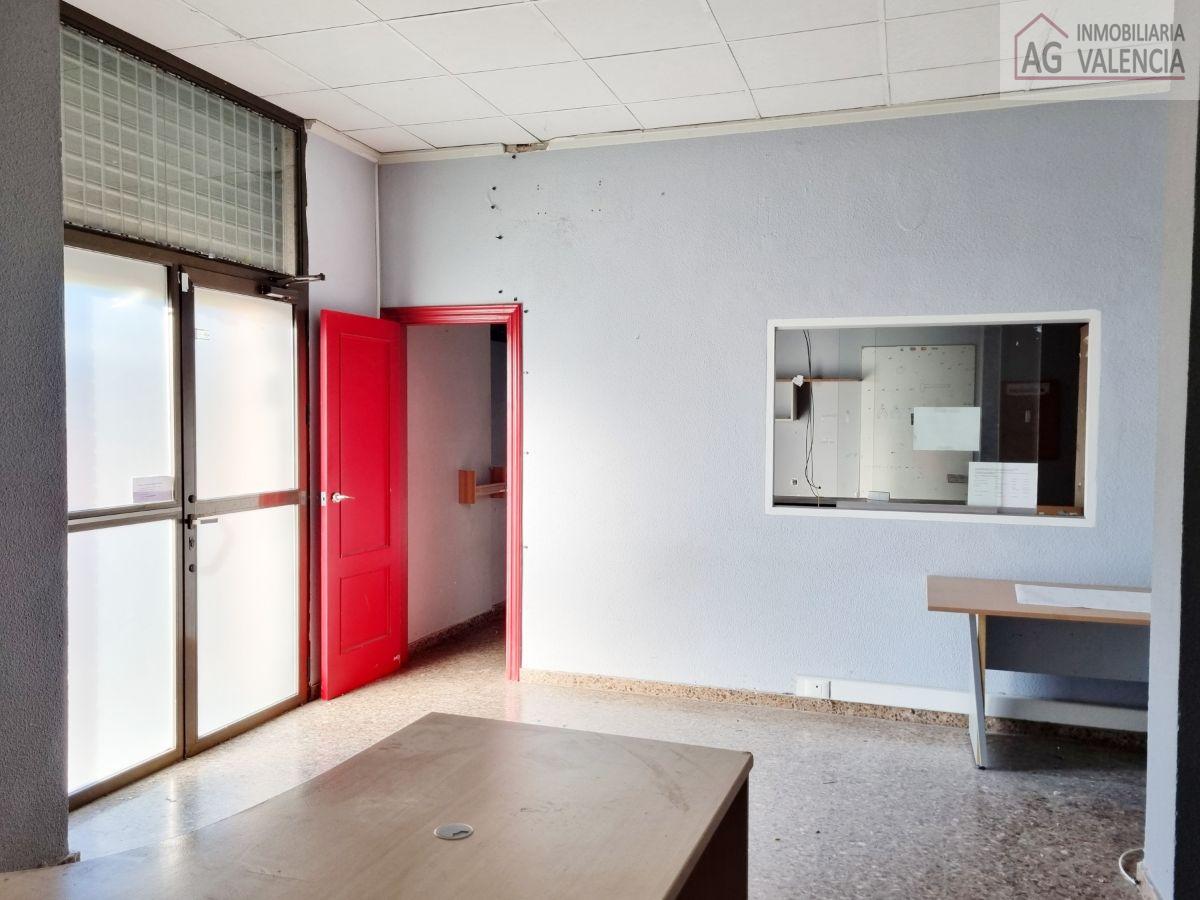 For rent of commercial in Valencia