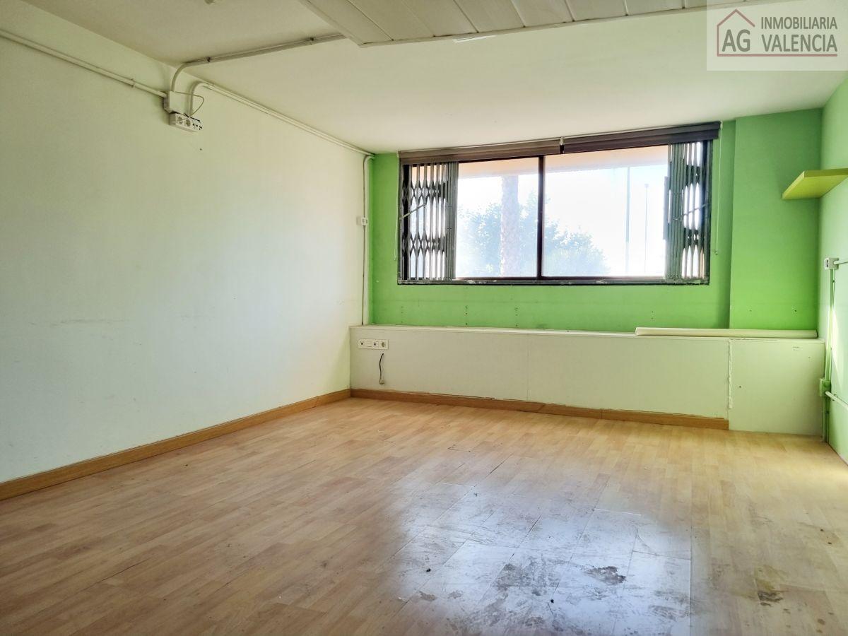 For rent of commercial in Valencia