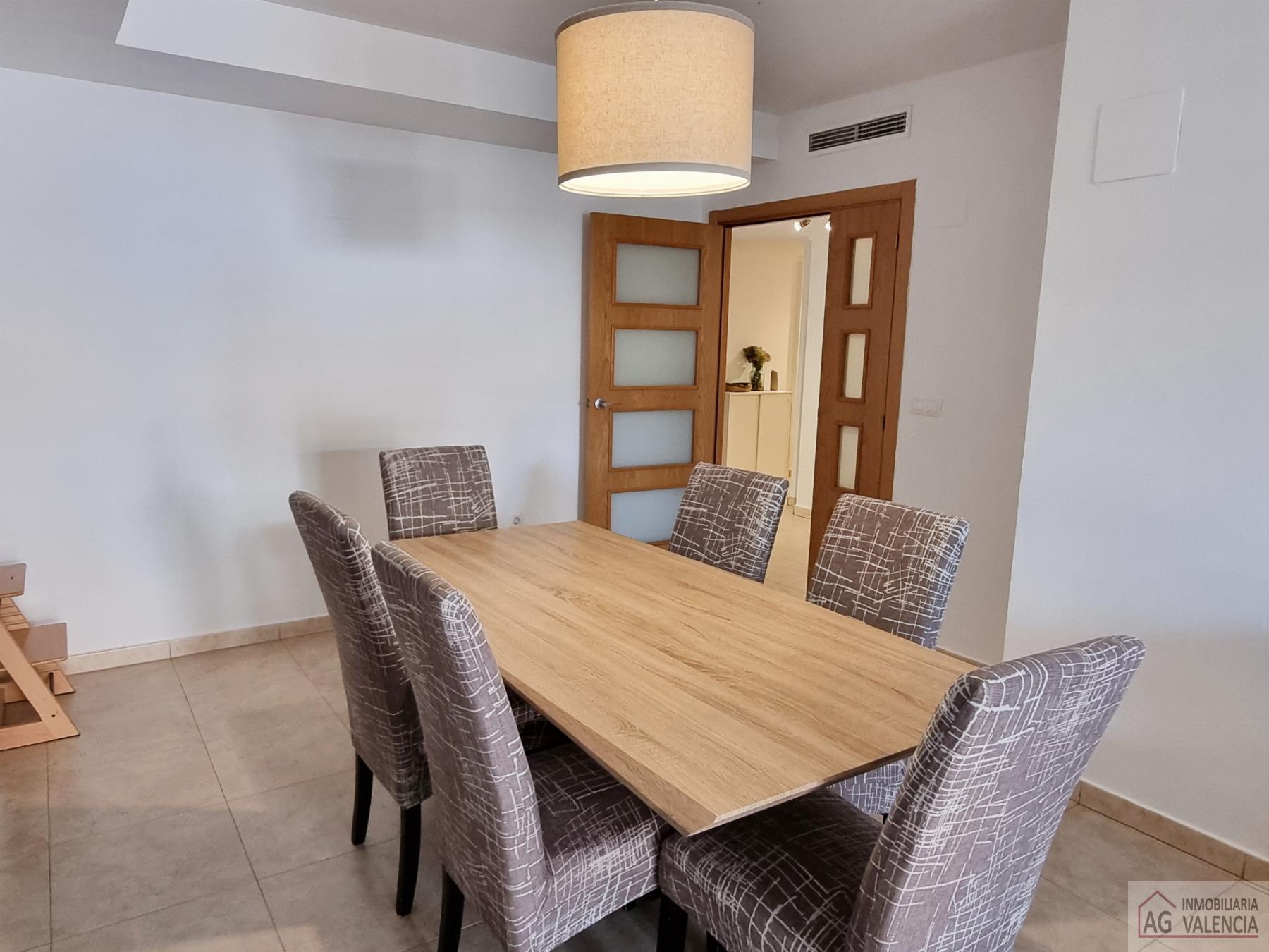 For sale of flat in Torrent