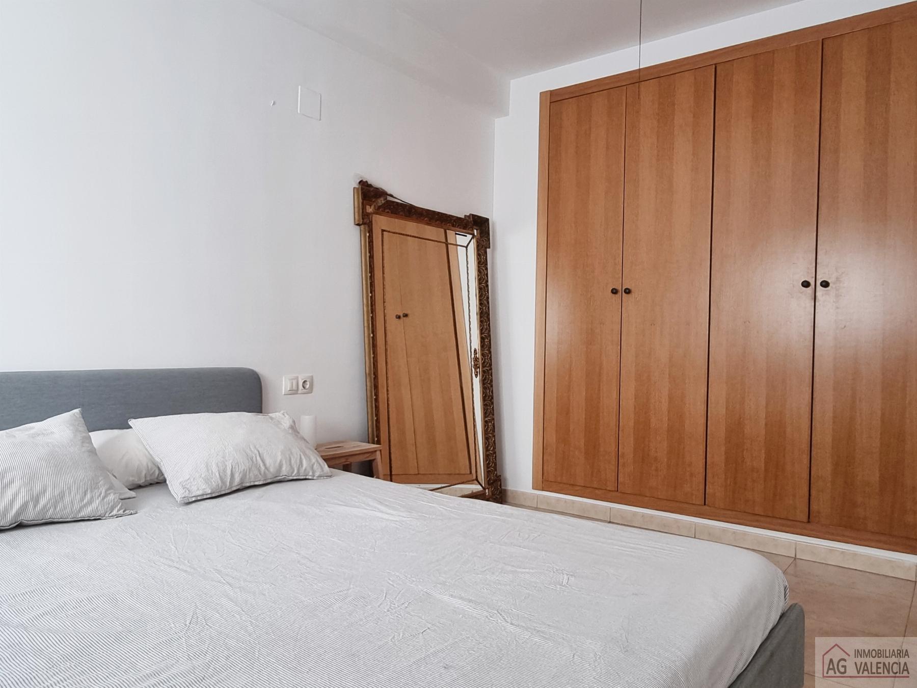 For sale of flat in Torrent