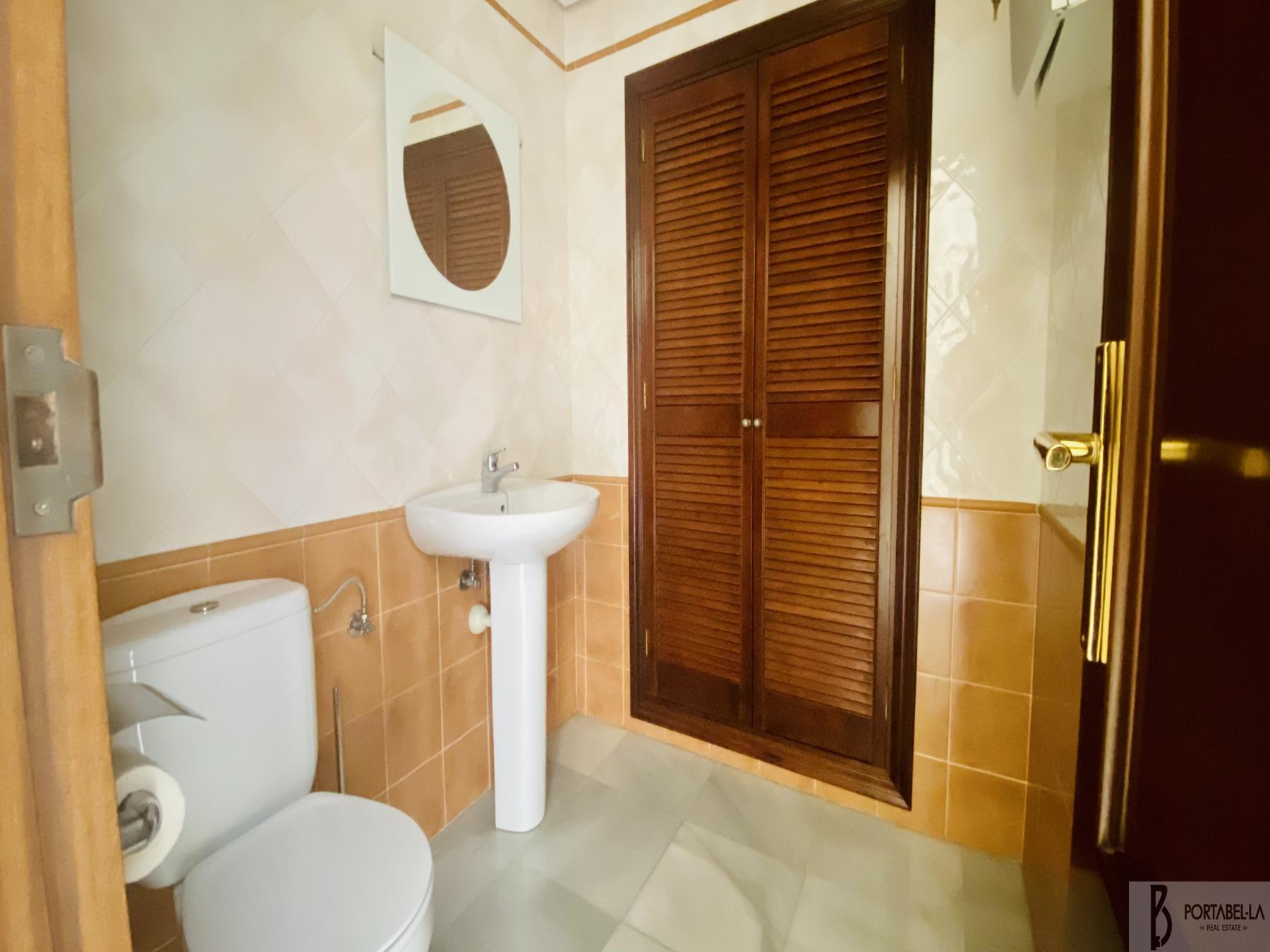 For rent of commercial in El Puerto de Santa María