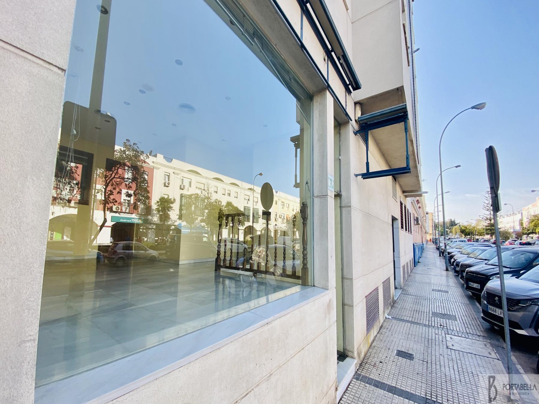 For rent of commercial in El Puerto de Santa María