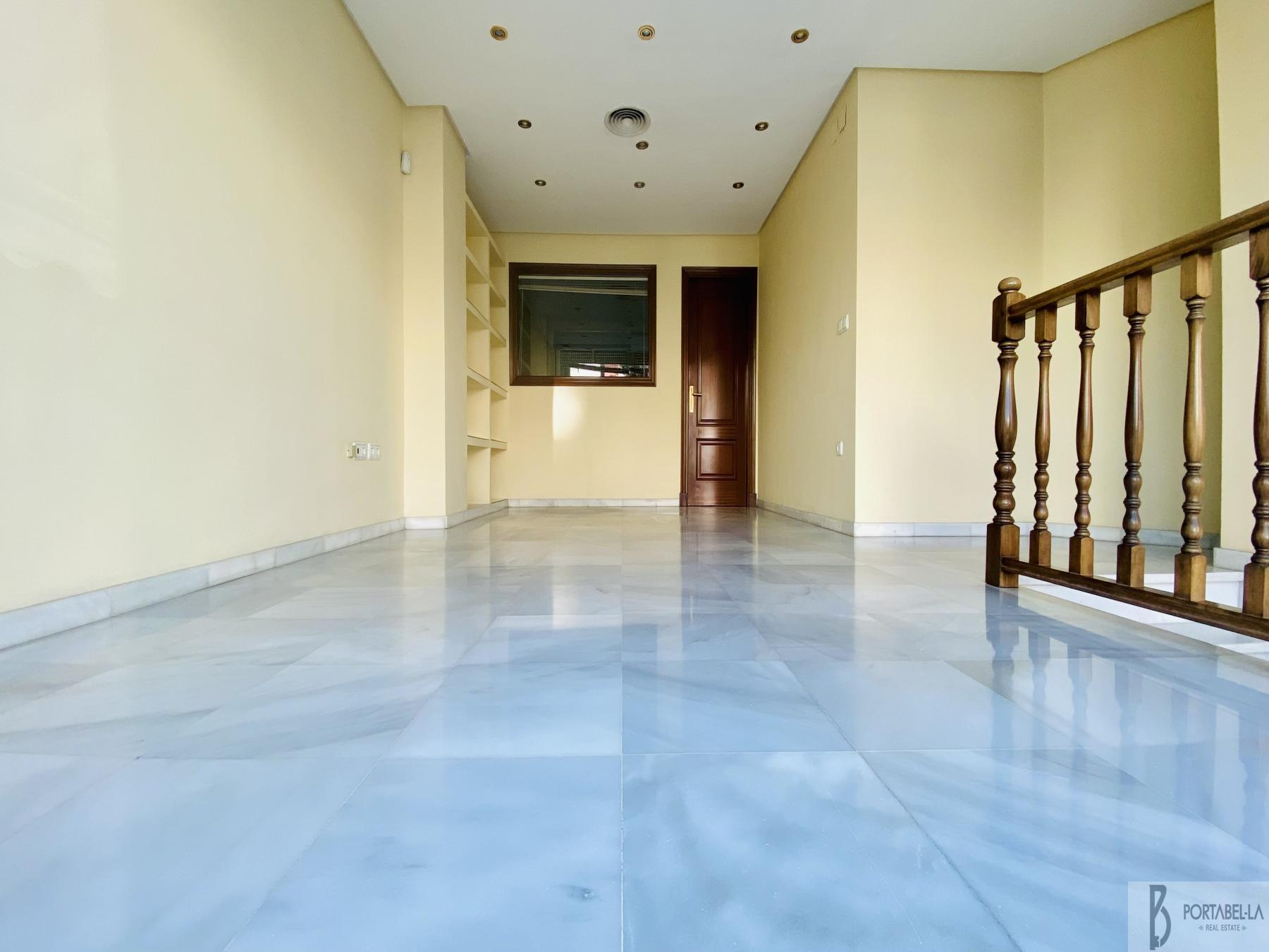 For rent of commercial in El Puerto de Santa María