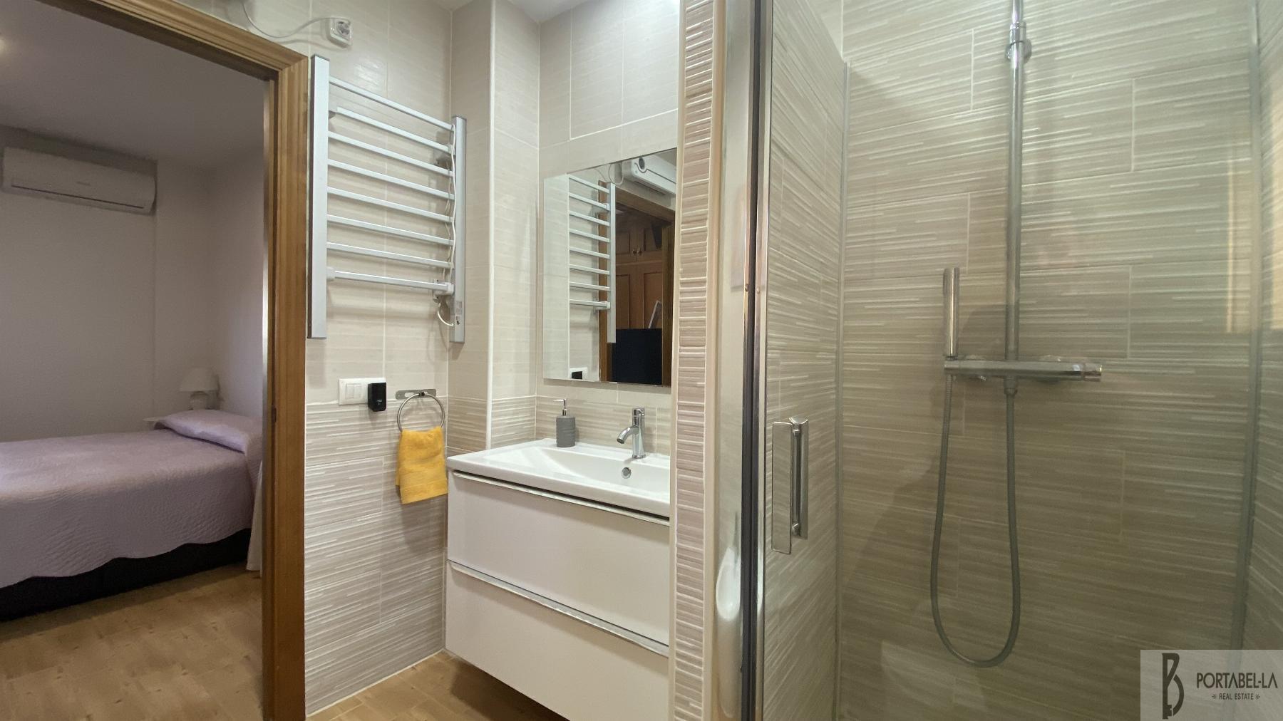 Suite bathroom
