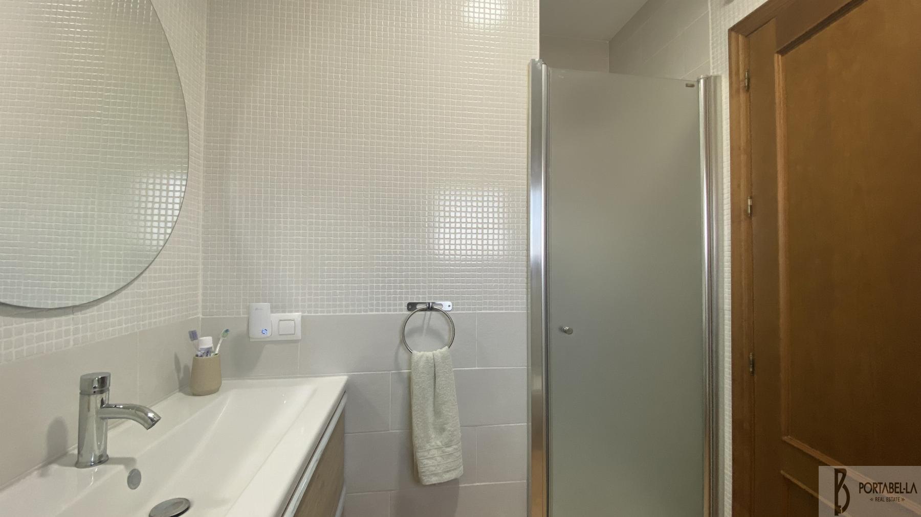 Suite bathroom