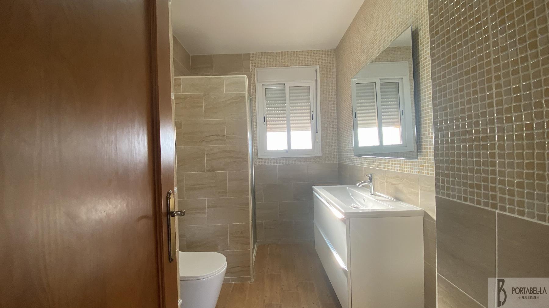 Suite bathroom