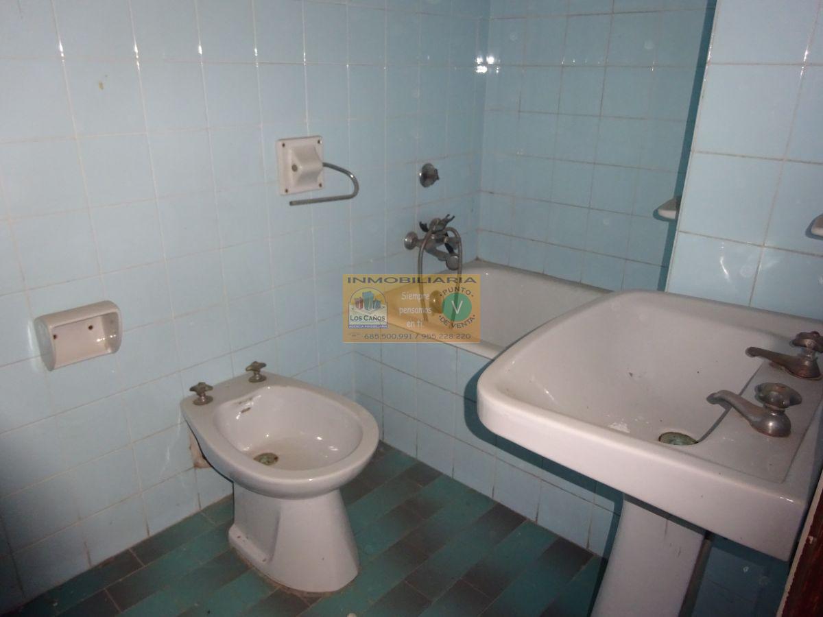 For sale of house in Sevilla