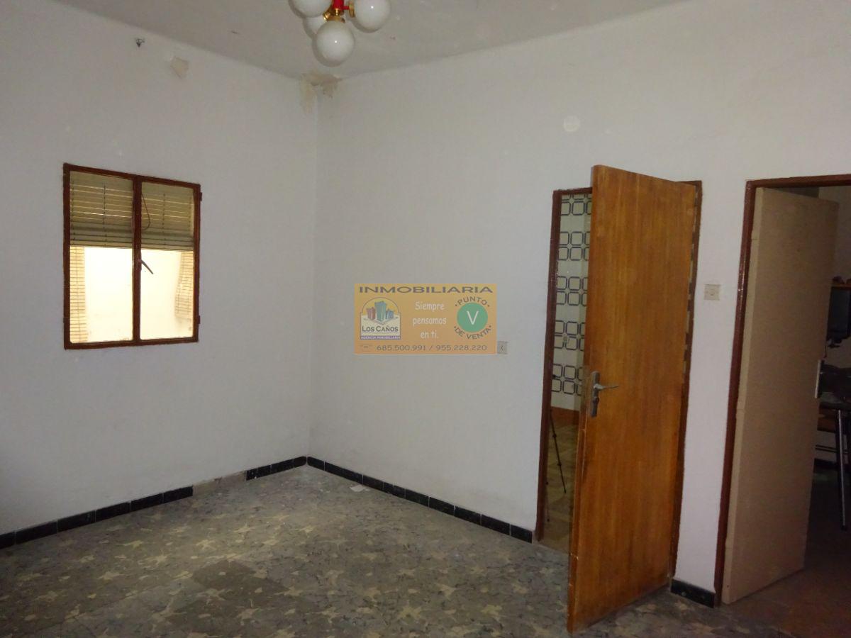 For sale of house in Sevilla