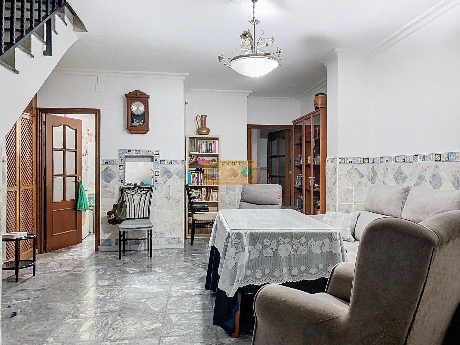 For sale of house in Sevilla