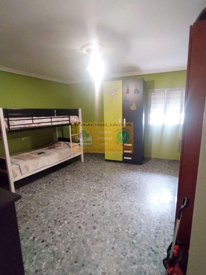 For sale of house in Sevilla
