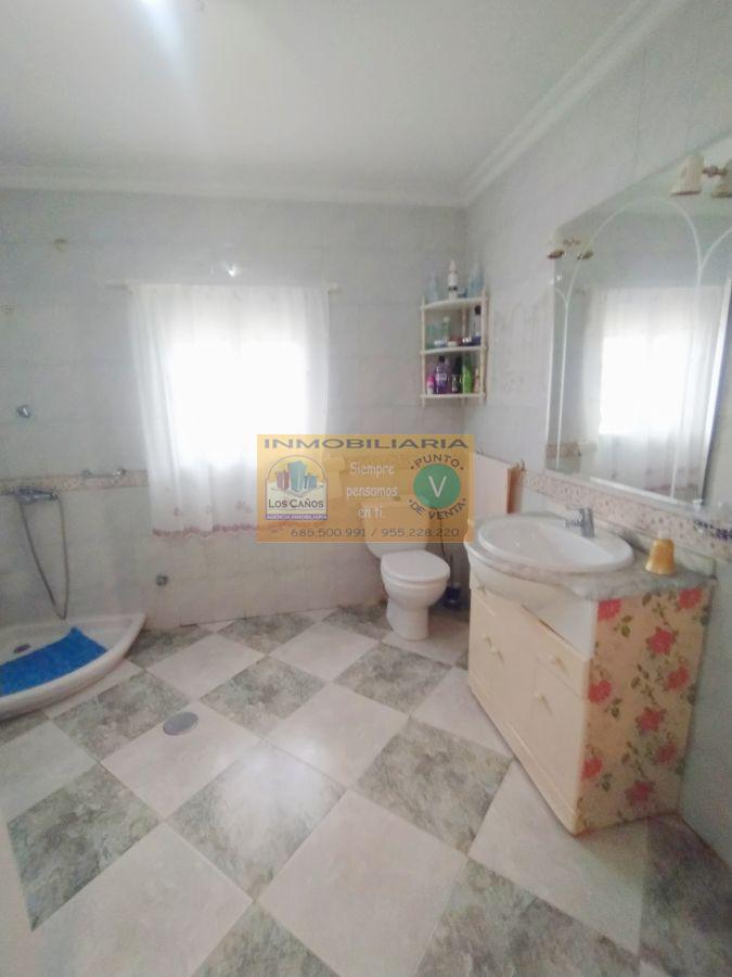For sale of house in Sevilla