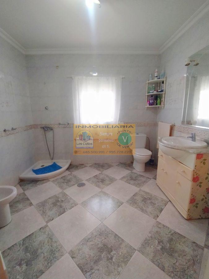 For sale of house in Sevilla