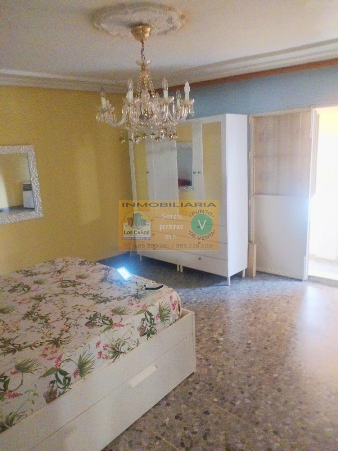 For sale of house in Sevilla