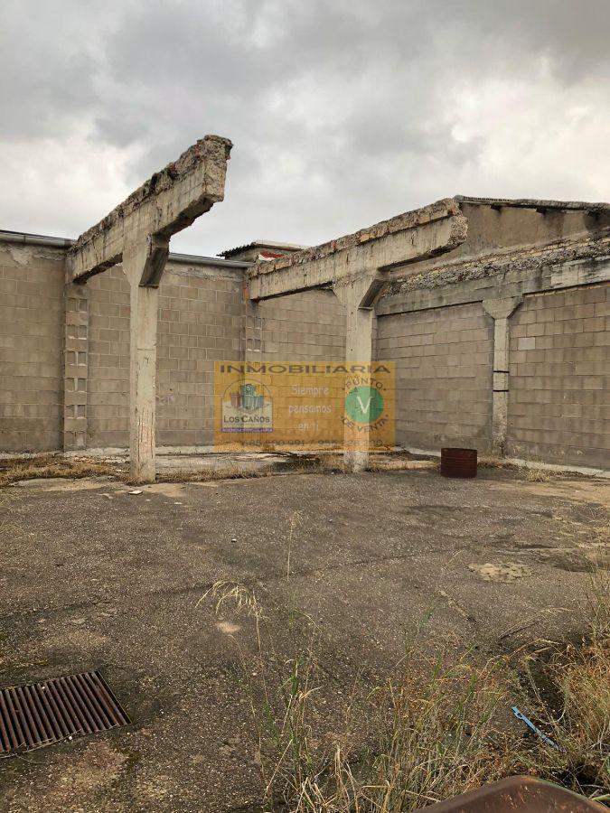 For sale of land in Sevilla