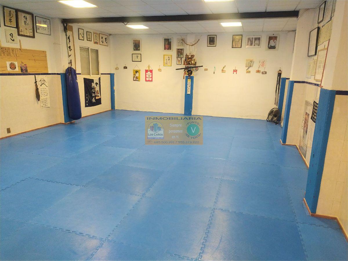 For sale of premises in Sevilla