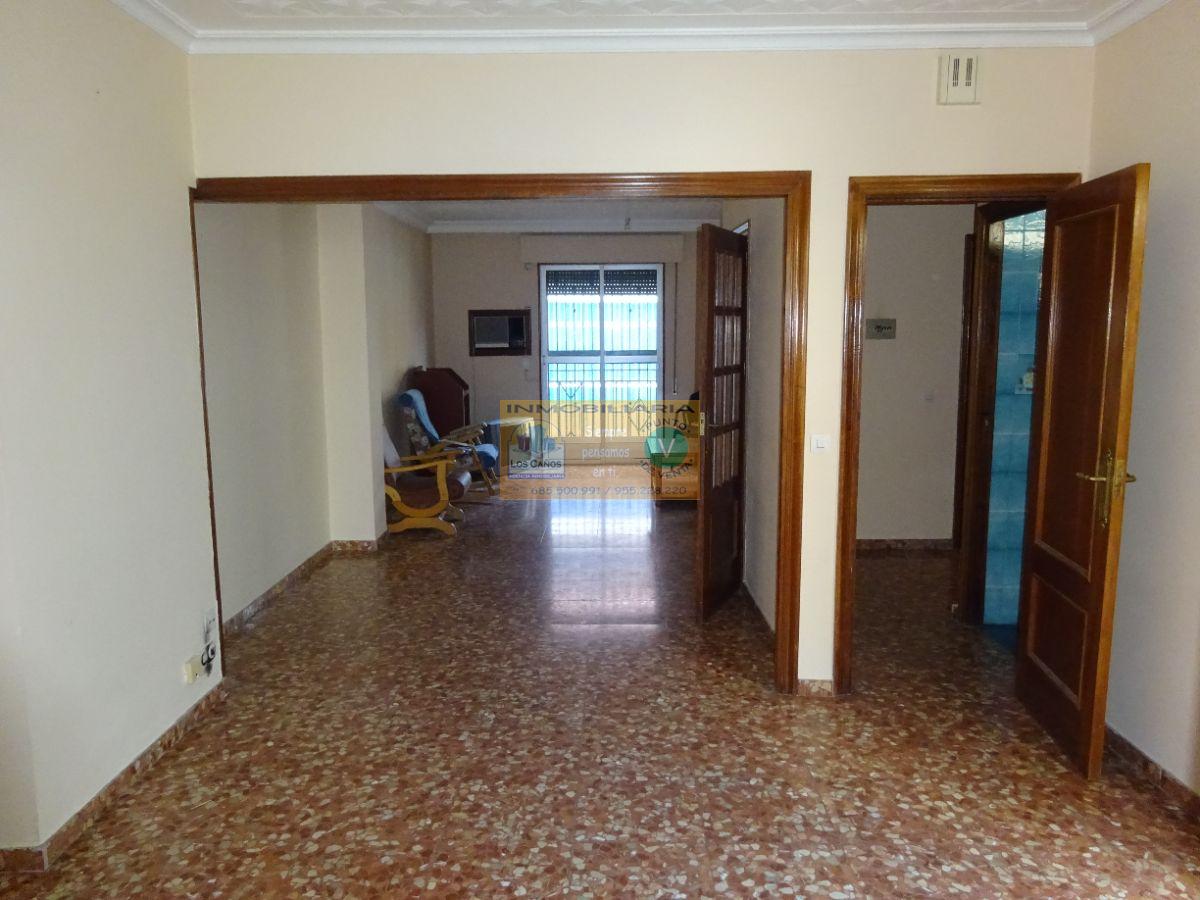 For sale of house in Sevilla