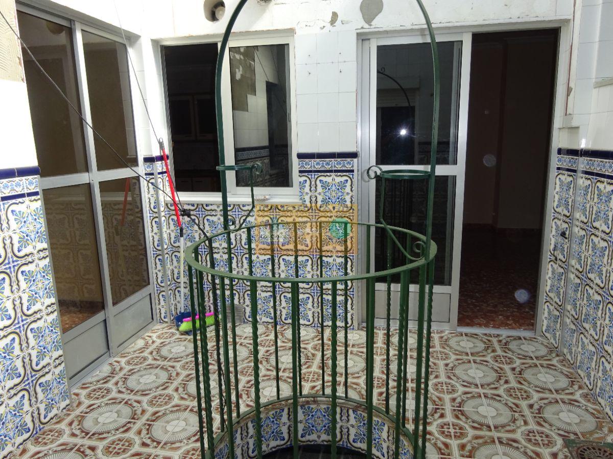 For sale of house in Sevilla