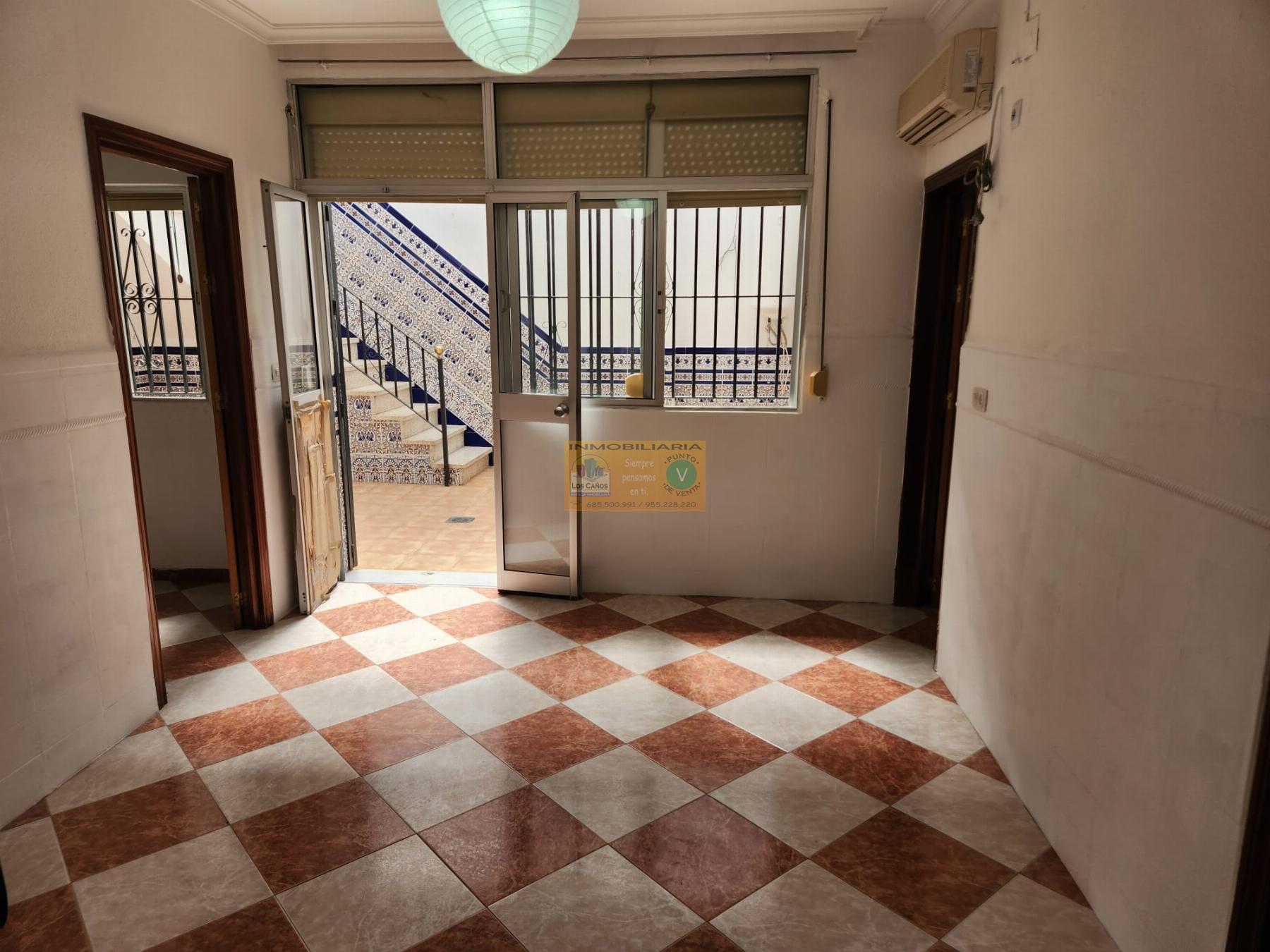 For sale of house in Sevilla
