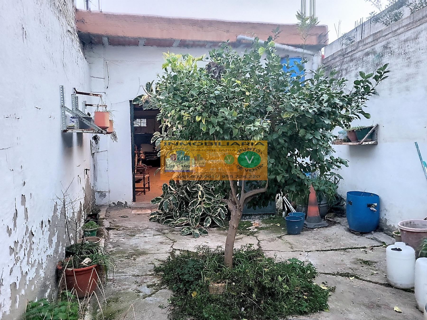 For sale of house in Sevilla