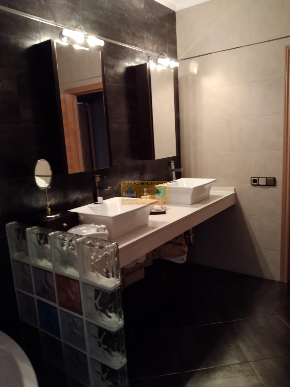 For sale of house in Sevilla