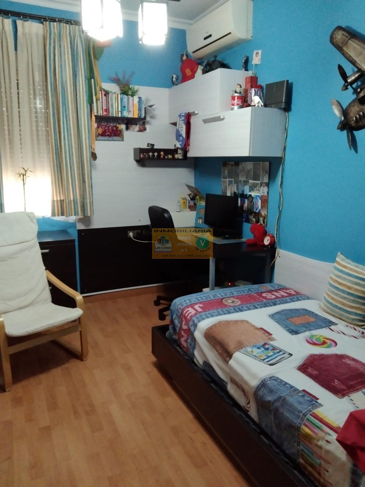 For sale of house in Sevilla