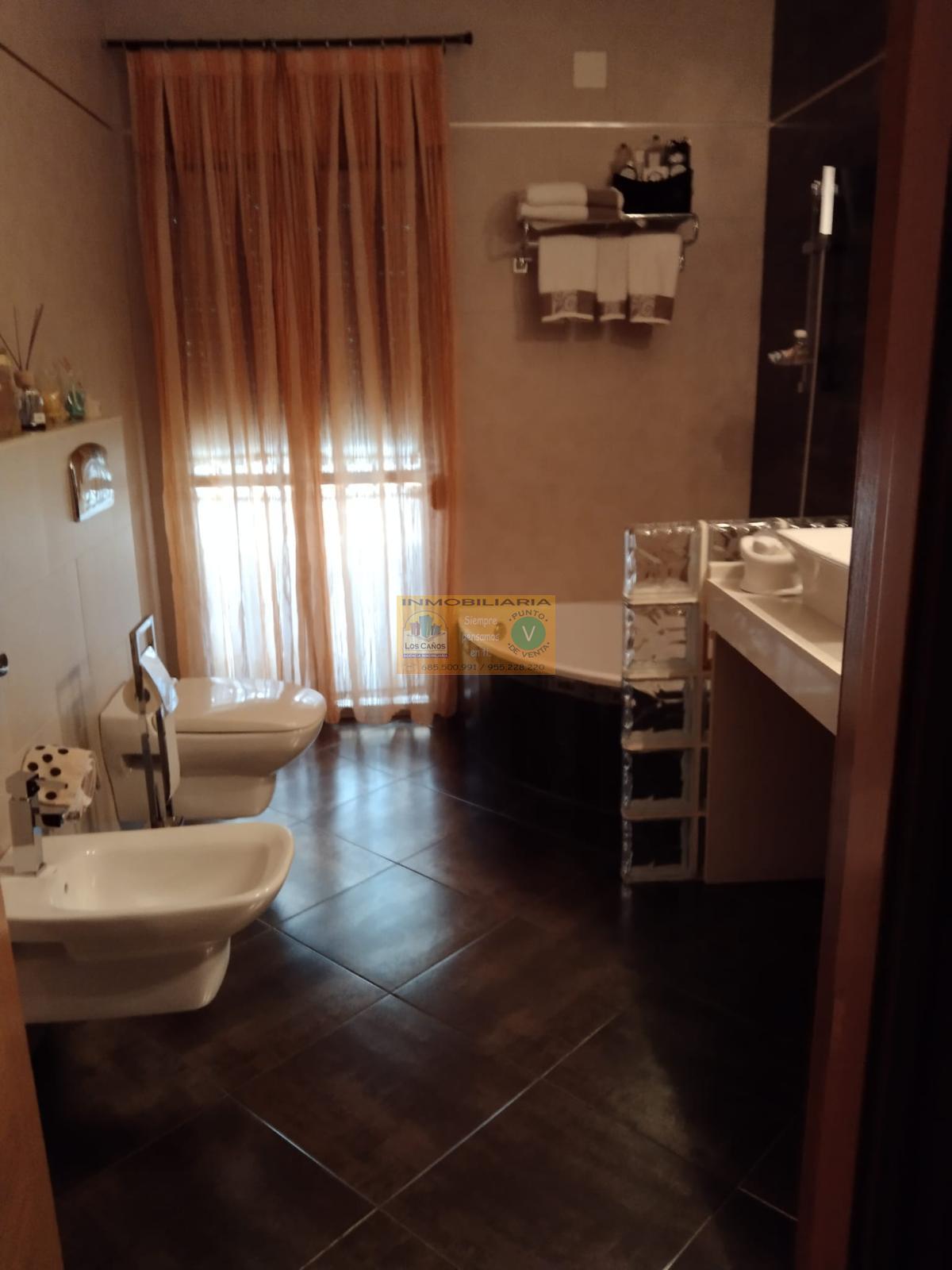 For sale of house in Sevilla