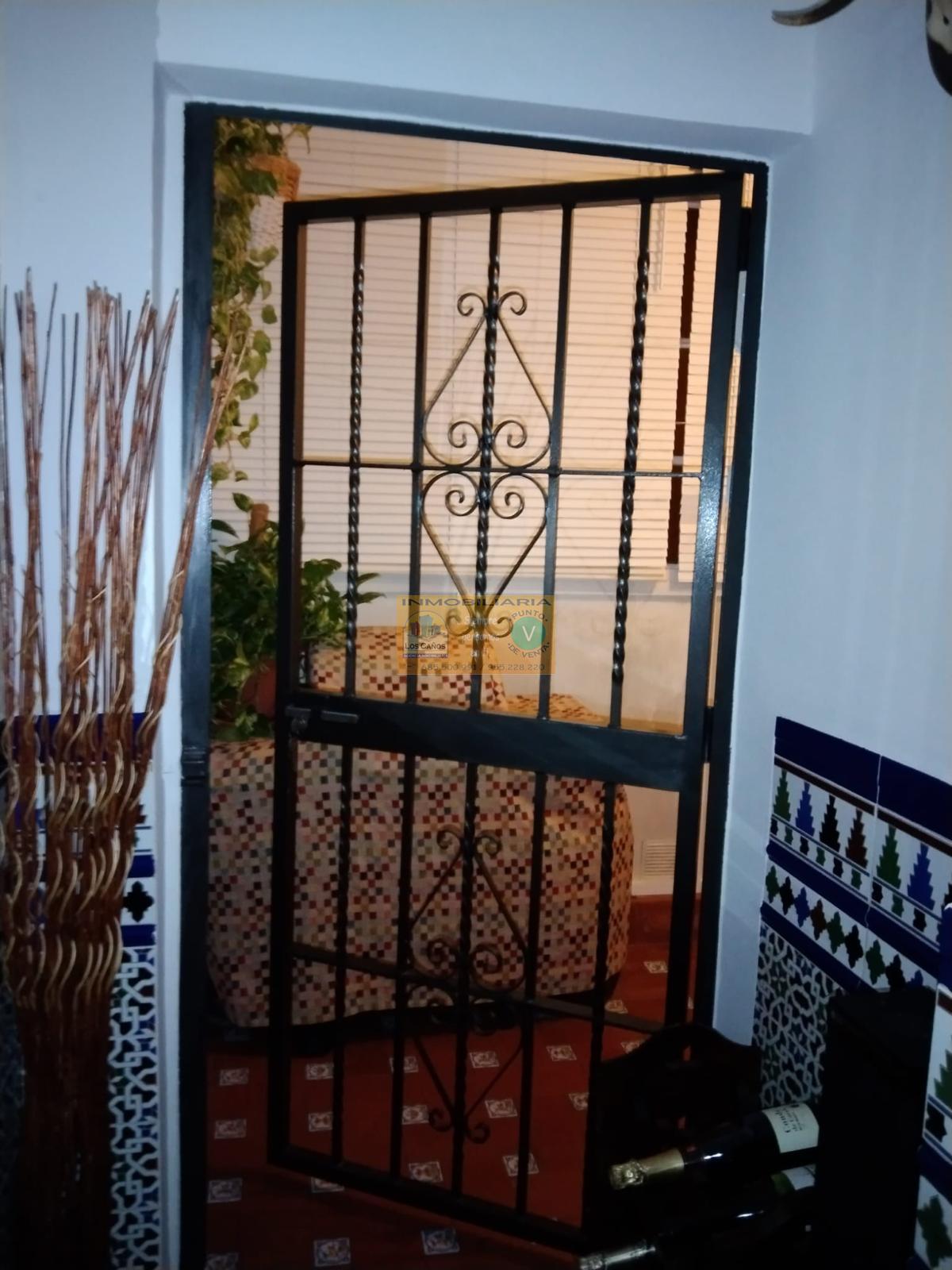 For sale of house in Sevilla