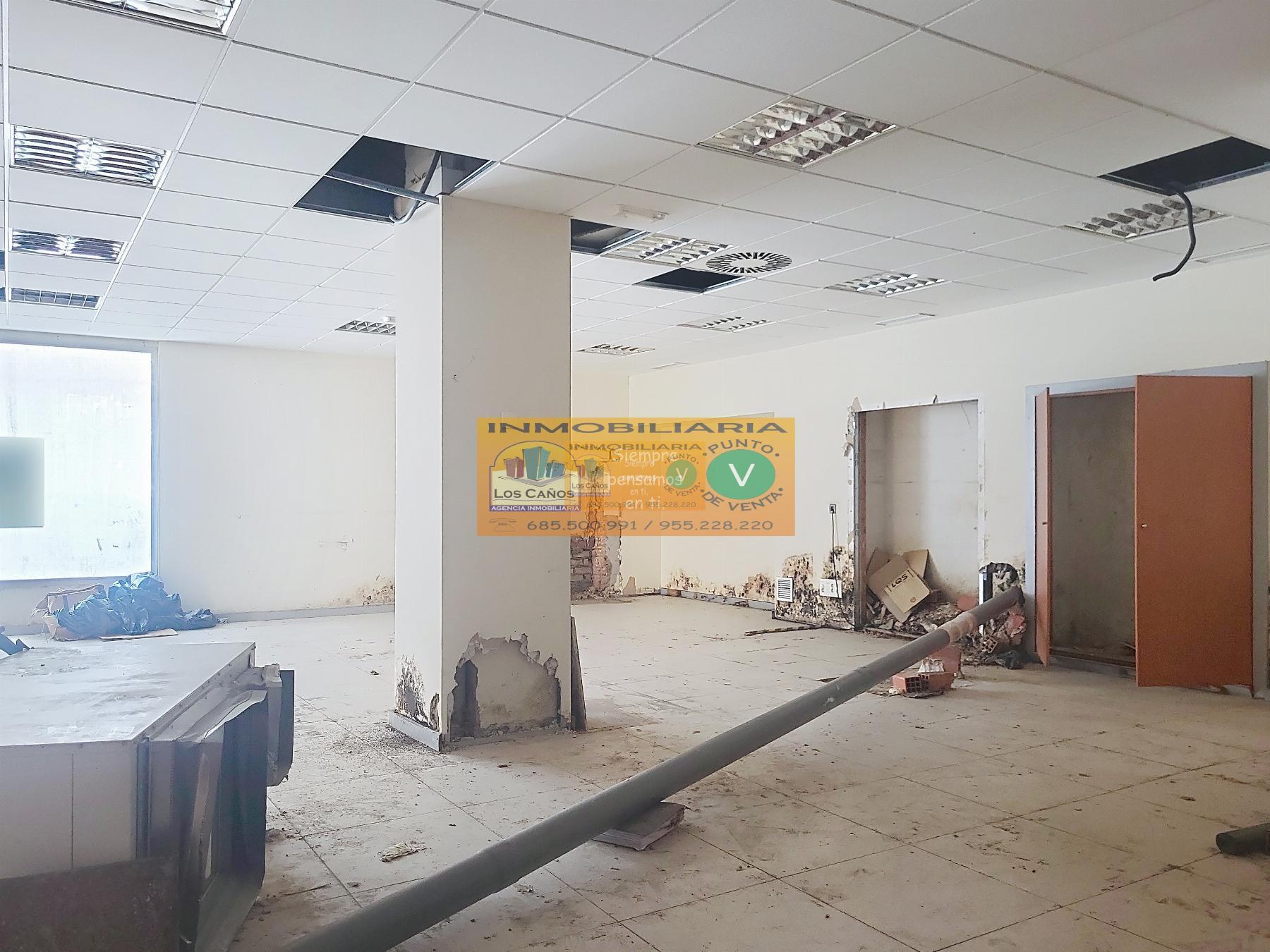 For sale of commercial in Sevilla