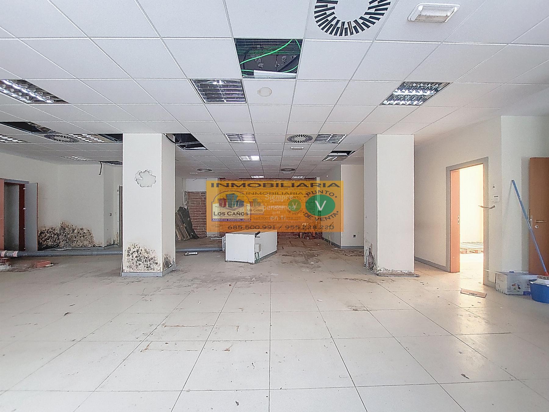 For sale of commercial in Sevilla