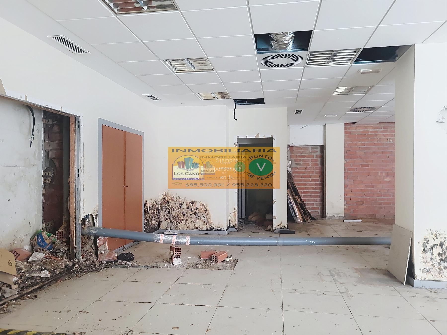 For sale of commercial in Sevilla