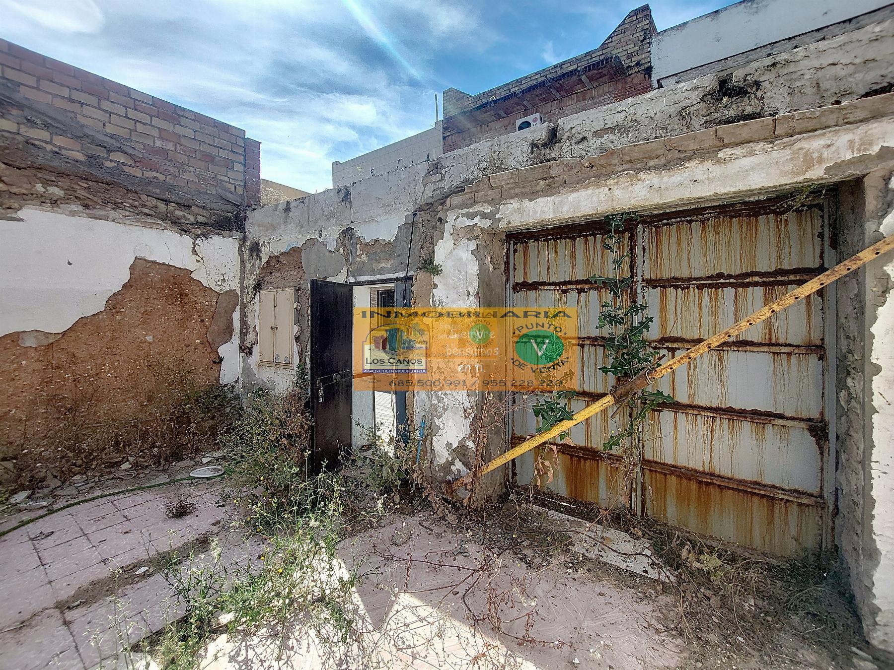 For sale of land in Sevilla
