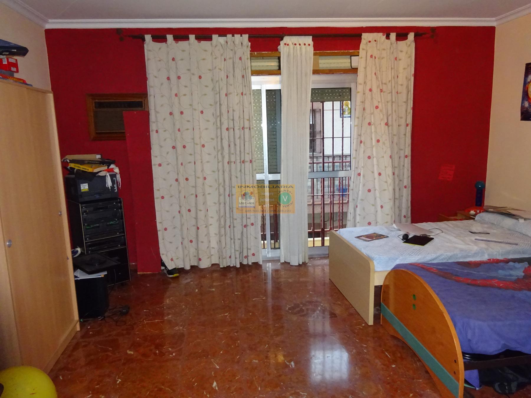 For sale of house in Sevilla