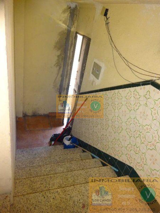 For sale of premises in Sevilla