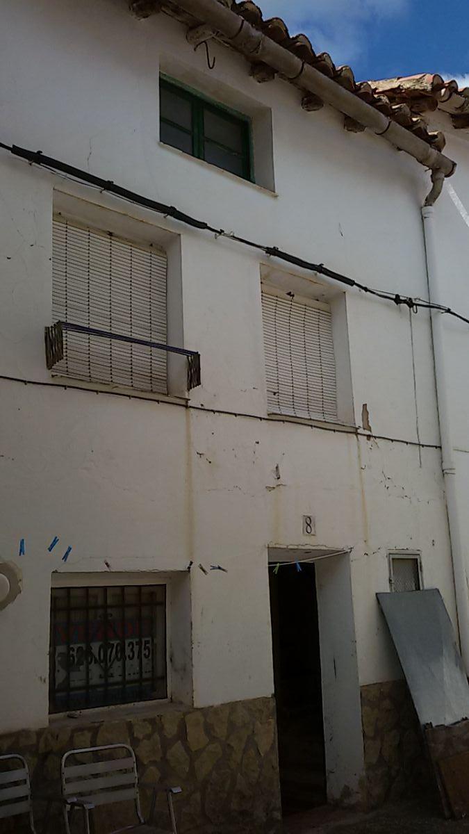 For sale of house in Arcos de las Salinas