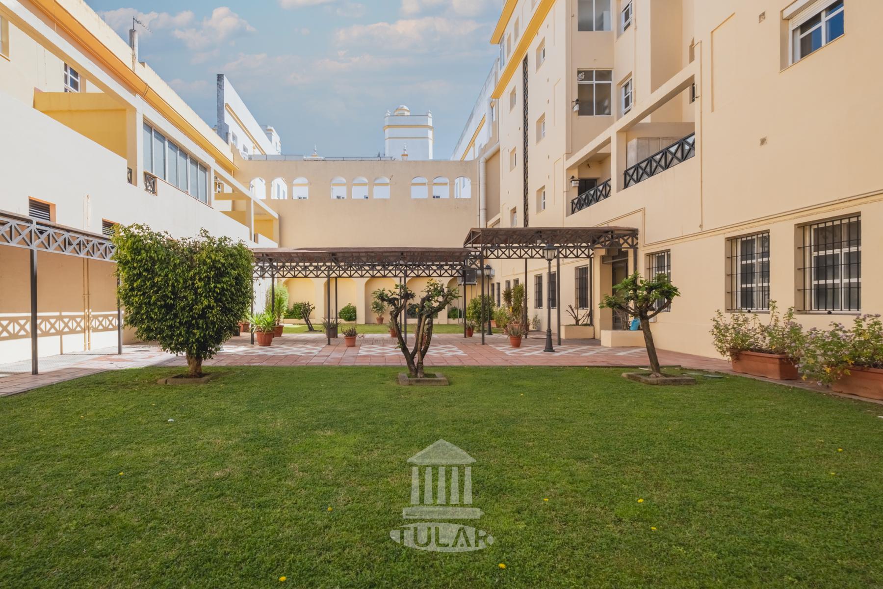 For sale of flat in El Puerto de Santa María