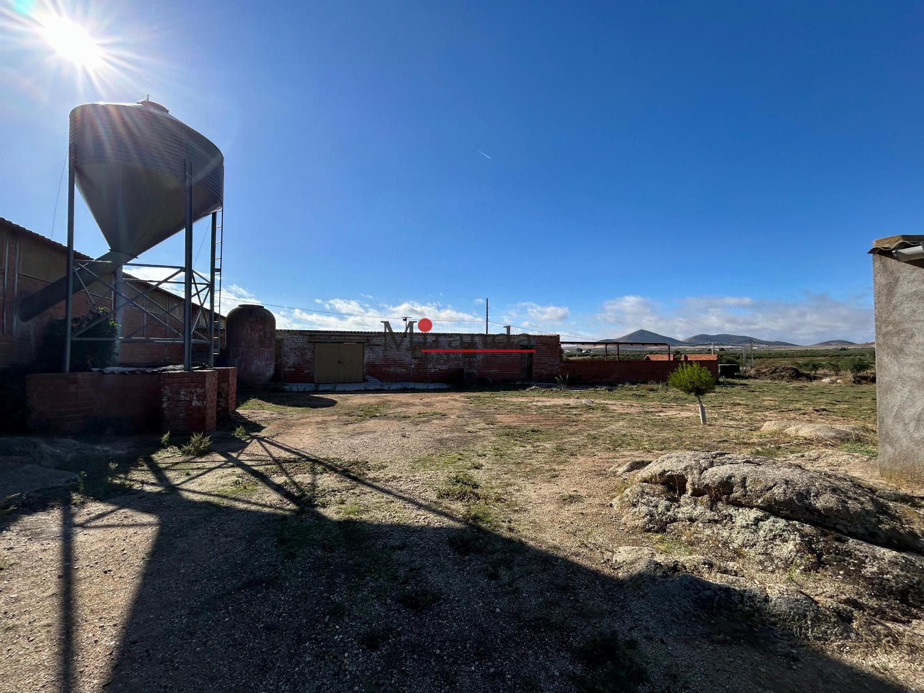 Venta de nave industrial en Polán