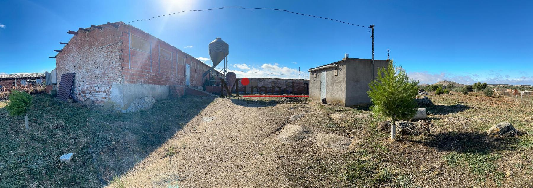 Venta de nave industrial en Polán