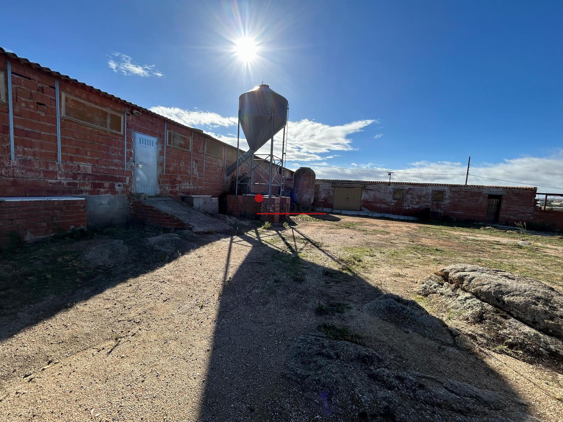 Venta de nave industrial en Polán