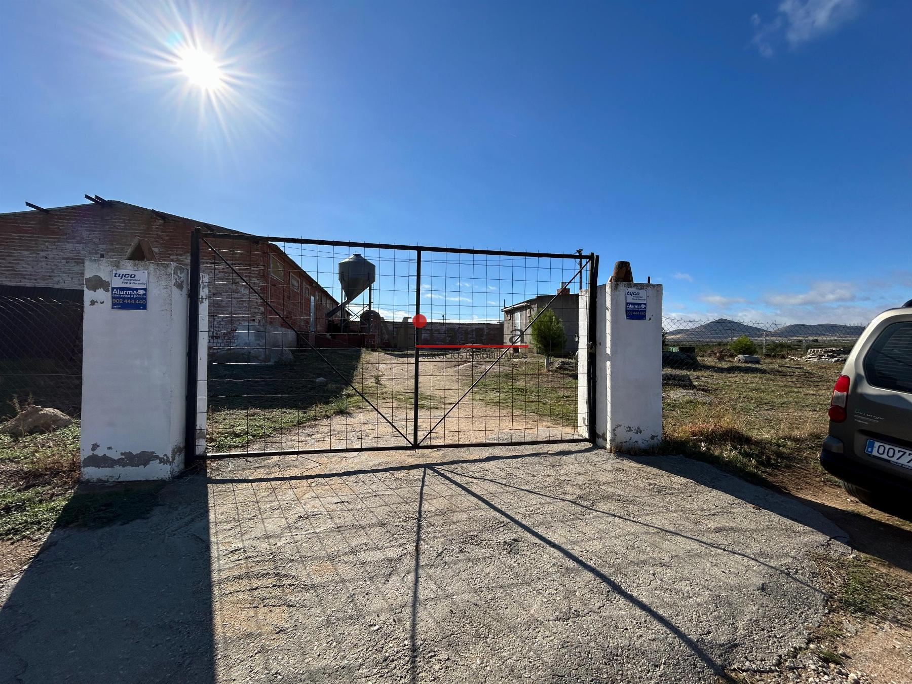 Venta de nave industrial en Polán
